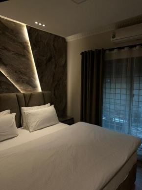1 Bedroom Luxury Apartment in F-10